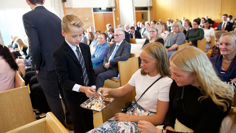 Gudstjeneste, sndagsmter, nattverd, hjelpeforening, prestedmsmte, eldstenes quorum i Jesu Kristi Kirke av SDH